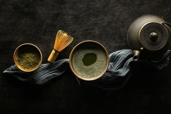 Quels sont les secrets pour préparer le thé matcha parfait à la maison ?